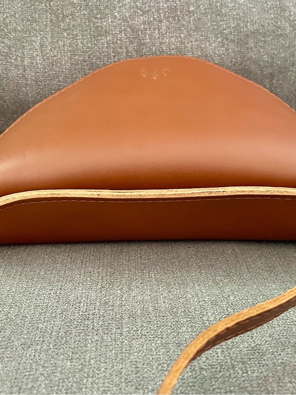 NWT Portland Leather Honey Koala Sling Bag - Picture 5 of 8
